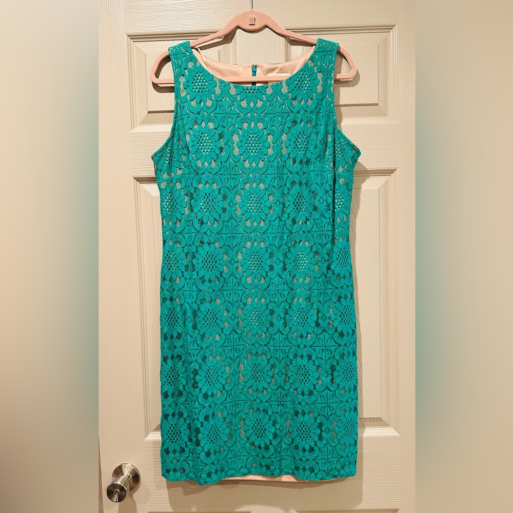 ELIZA J GREEN LACE SHEATH DRESS STRETCH MATERIAL COMFORTABLE COCKTAIL DRESS